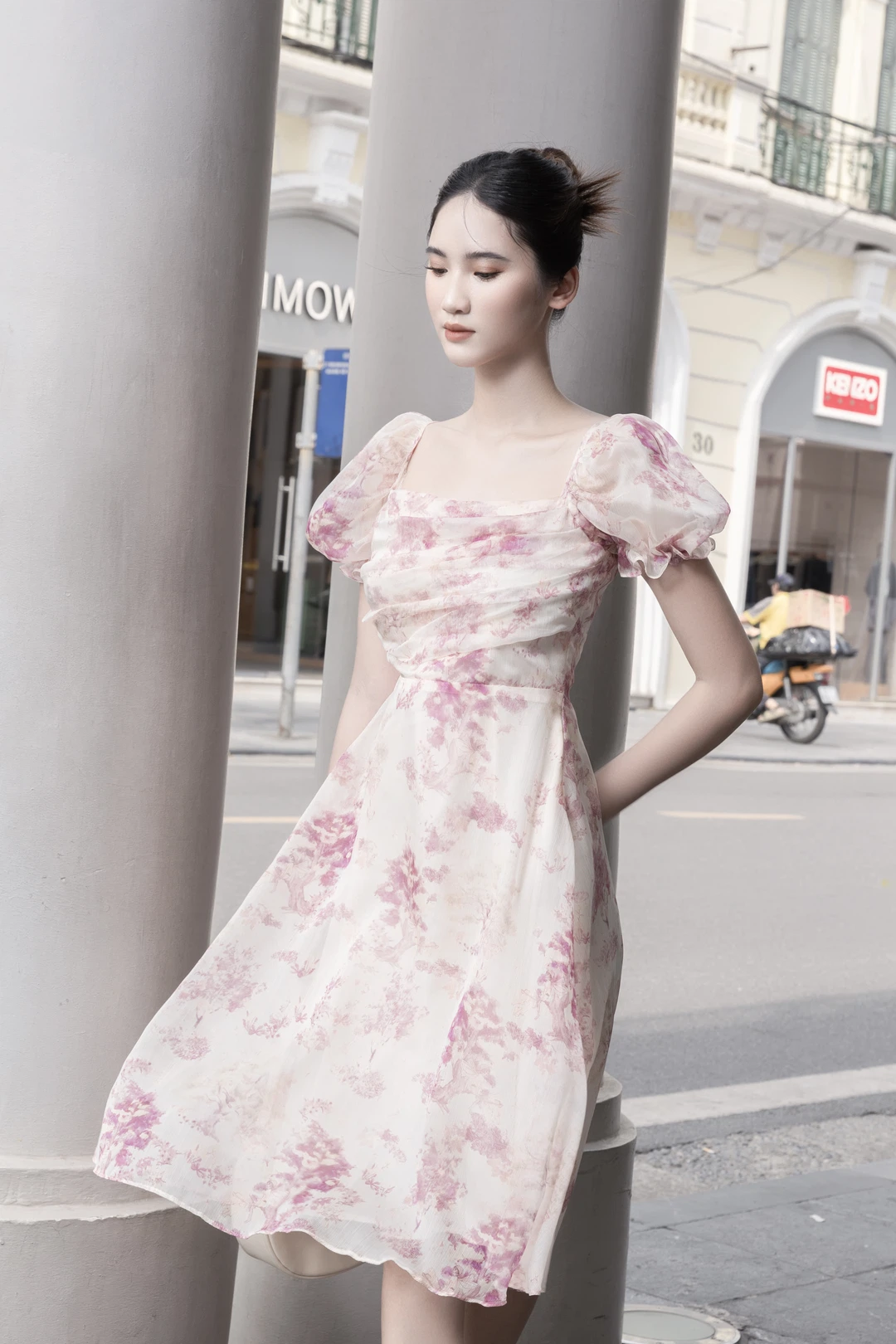 Đầm kiểu Lami Dress tơ in hoa vô thực 