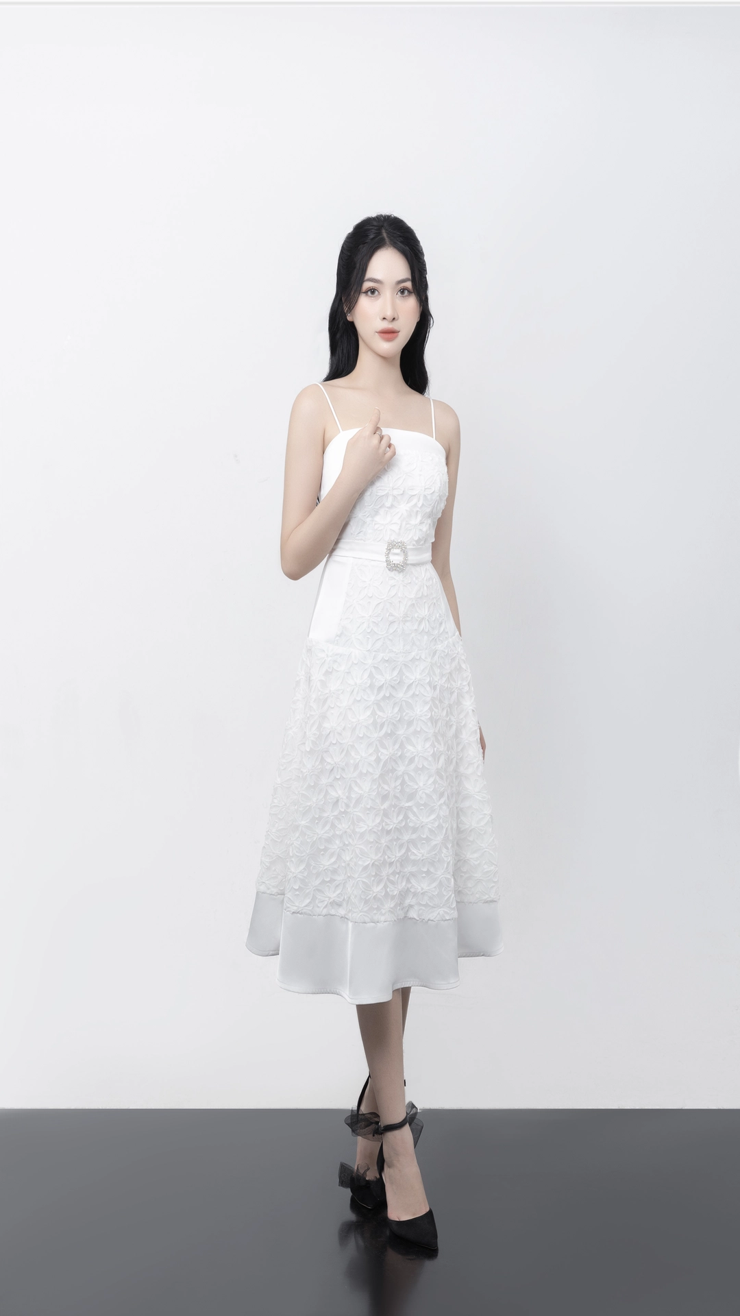 Đầm liền thời trang Lyvie Dress ren phối lụa sang trọng