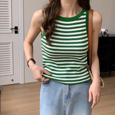 Tất tần tật về áo tank top và cách phối đồ với áo